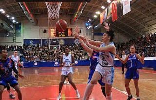 İzmit Belediyespor Süper Lig’e yükseldi