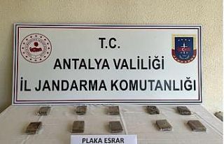 Jandarma uyuşturucu tacirlerine göz açtırmıyor:...
