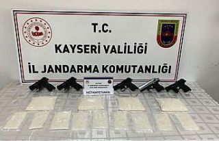 Jandarmadan uyuşturucu tacirine suçüstü: Uyuşturucuyu...
