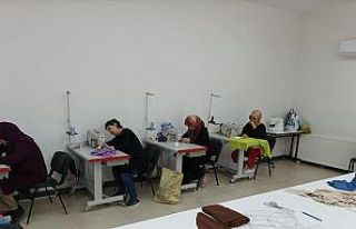 Kadınlar, dikiş kursu sayesinde meslek sahibi oluyor