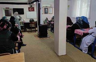 Kadınlara erken teşhisin önemi anlatıldı