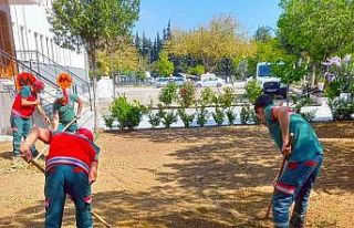 Kamu kurumlarının yeşil alanlarının bakımı...