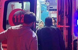 Kapkaççı, yaşlı depremzedeyi yerde sürükleyip...