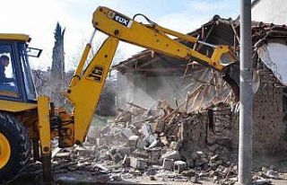 Karacabey’de metruk binalara geçit yok