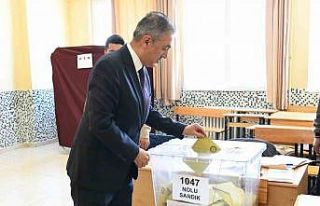 Karaman Valisi Tuncay Akkoyun, oyunu kullandı