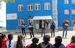 Kars’ta öğrencilere akran zorbalığı anlatıldı