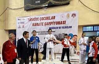 Kartepeli Aslı Bera Kurt Türkiye ikincisi oldu