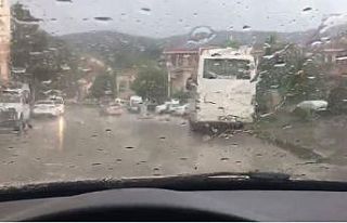 Kastamonu’da sağanak yağış ve fırtına etkili...