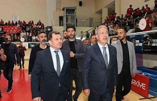 Kayseri’de spor kulüplerine tam destek