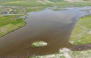 Kaz Gölü eşsiz güzelliğiyle mest ediyor