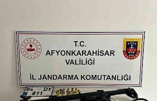 Kaza ihbarına giden jandarma uyuşturucu ve ruhsatsız...