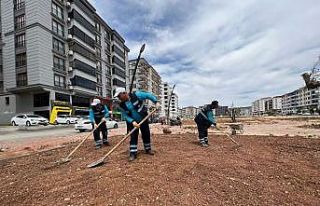Kilis Belediyesi yeşil alanları yaza hazırlıyor