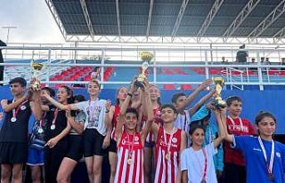 Kırmızı beyazlı atletlerden büyük başarı