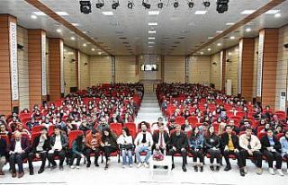 Kişisel Gelişim Uzmanı İpek, öğrencilerle buluştu