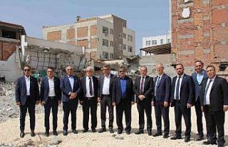 KKTC Başbakanı Üstel, İsias Otel’in enkazında...