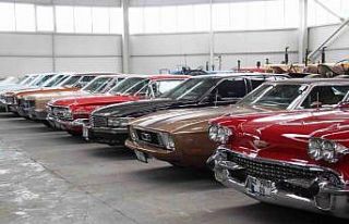 Klasik otomobil merakını koleksiyona dönüştürdü