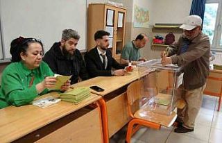 Kocaeli’de vatandaşlar ikinci tur için sandıklara...