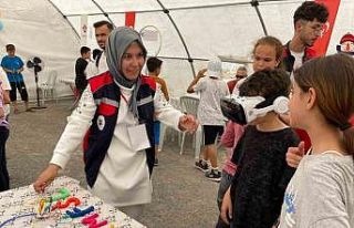 Konteyner kente yaşayan çocuklar bilimle moral buldu