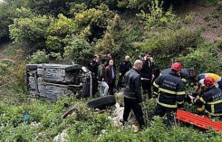 Kontrolden çıkan otomobil 150 metrelik uçuruma...