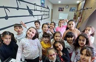 "Köy Çocuk" projesinde çocuklar müzikle...