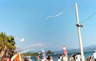 Köyceğiz’de uçurtmalar Atatürk için uçtu