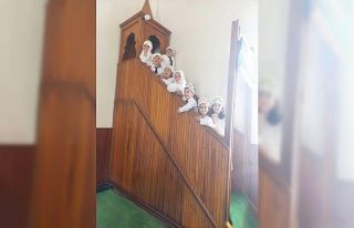 Kur’an-ı Kerim öğrenen minikler belgelerini aldı