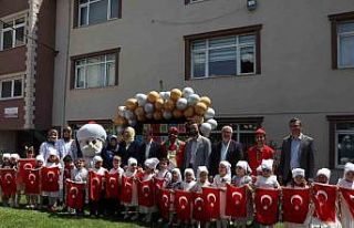 Kur’an okumayı öğrenen çocuklara yılsonu etkinliği