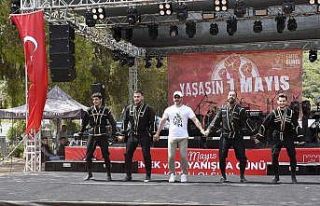 Kuşadası Belediyesi çalışanları 1 Mayıs’ı...