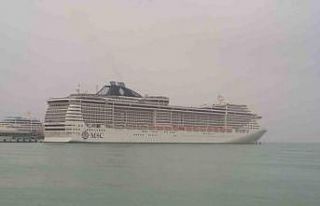 Kuşadası’na kruvaziyer gemileriyle birlikte 4...