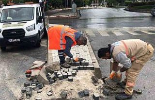 Kuşadası’nda eskiyen yollar yenileniyor