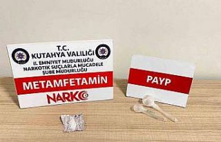 Kütahya’da 2 şahsın üzerinde uyuşturucu ele...