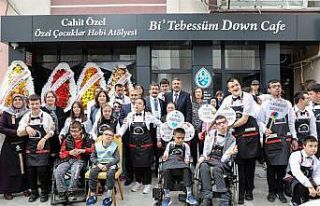 Kütahya’nın en “Özel” kafesi açıldı