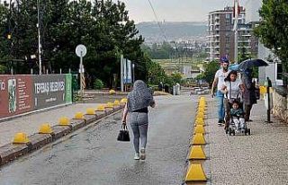 Kuvvetli yağmura vatandaşlar hazırlıksız yakalandı