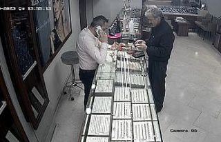 Kuyumcunun dikkati, vatandaşı dolandırılmaktan...