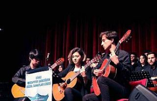 Lise öğrencileri konser verdi