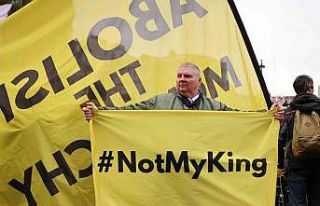 Londra’daki monarşi karşıtı eylemde 52 gözaltı