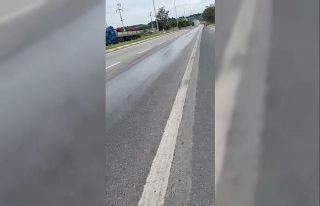 Lüleburgaz Belediyesine ait kamyondan akan yağ kazaya...