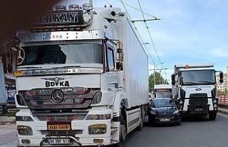 Malatya’da ilginç kaza: Seyir halindeki iki aracın...