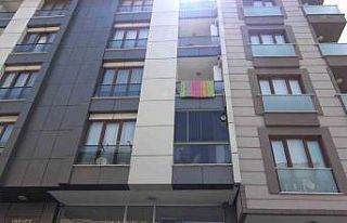 Maltepe’de yabancı uyruklu şahıs merdivenlerde...