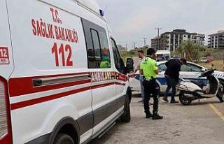 Manisa’da motosiklet yayaya çarptı: 1 yaralı