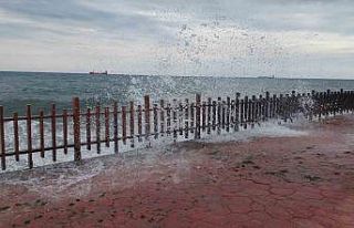 Marmara Denizi ulaşımına poyraz engeli