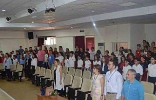 Marmaris’te öğrenciler İngilizce konferans gerçekleştirdi