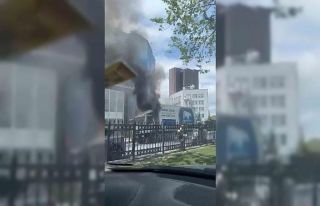 Maslak’ta kamyonun alev alev yandığı anlar kameraya...