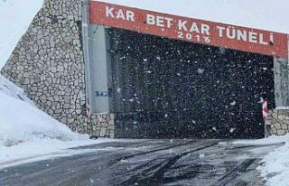 Mayıs karı Bahçesaray yolunda etkili oldu