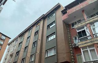 Mecidiyeköy’de 5 katlı binanın çatısı yandı:...