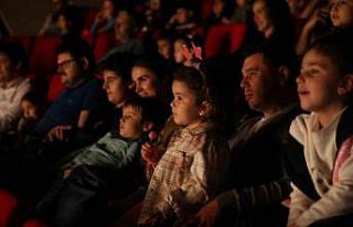 Merkezefendi Kent Tiyatrosu miniklere keyifli anlar...