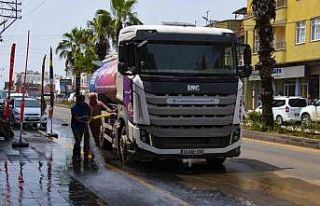 Mersin Büyükşehir Belediyesi ekipleri yağışın...