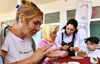 Mersin’de Anneler Günü dolayısıyla atölye etkinliği...