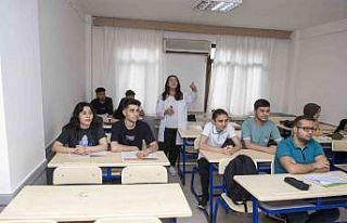 Mersin’deki kurs merkezleri depremzede öğrencilere...