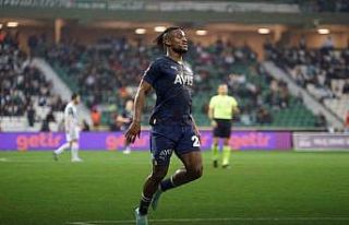 Michy Batshuayi 11. golünü attı